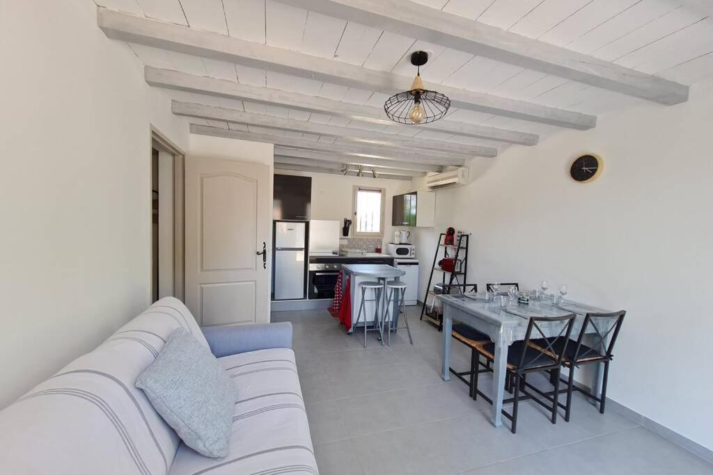 Appart Cosy Avec Son Exterieur Chaleureux,Piscine Et Parking Prive Fontvieille Dış mekan fotoğraf
