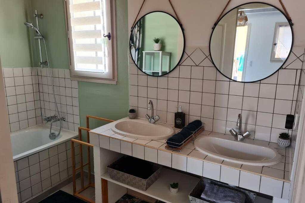 Appart Cosy Avec Son Exterieur Chaleureux,Piscine Et Parking Prive Fontvieille Dış mekan fotoğraf