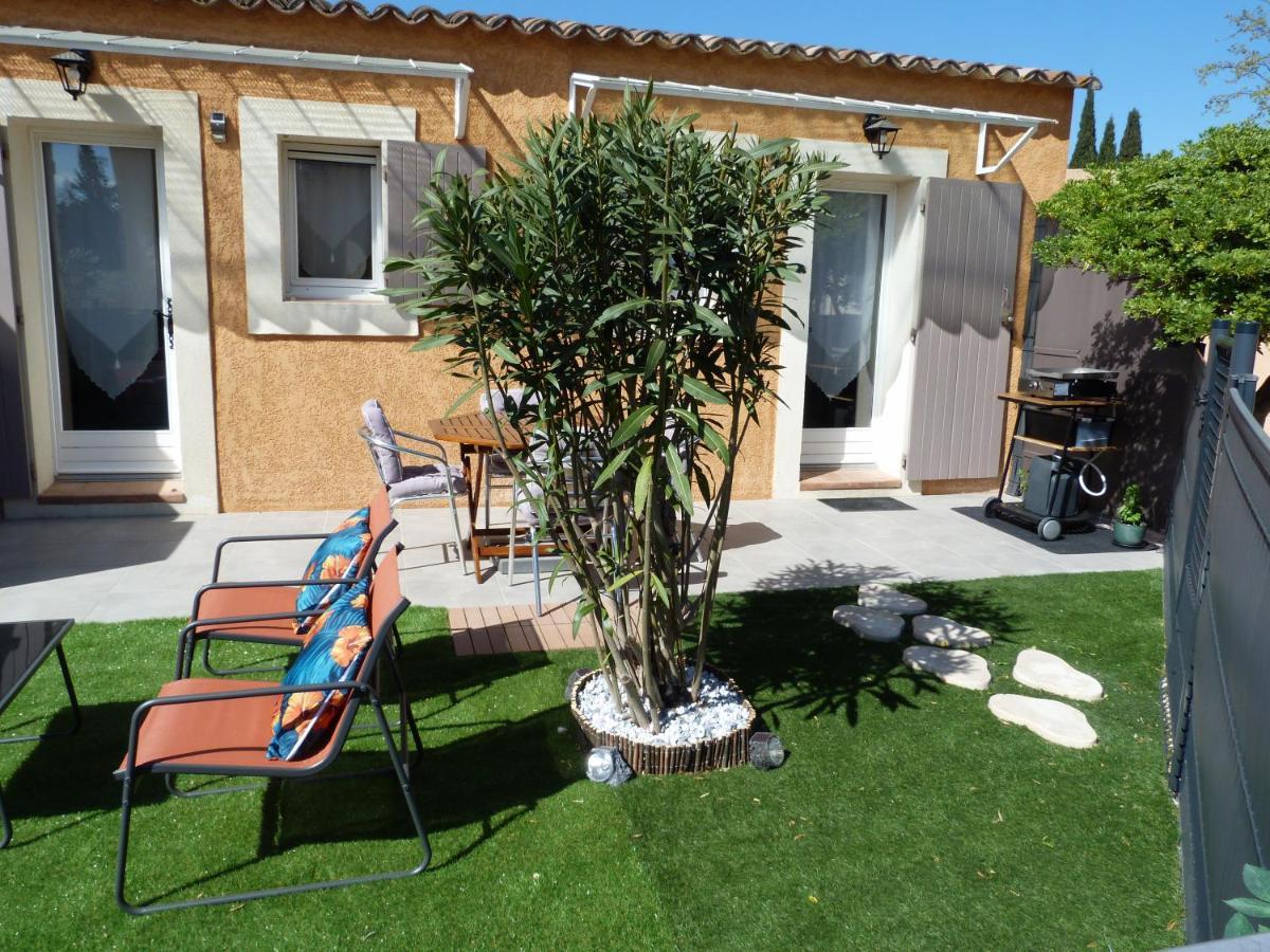 Appart Cosy Avec Son Exterieur Chaleureux,Piscine Et Parking Prive Fontvieille Dış mekan fotoğraf